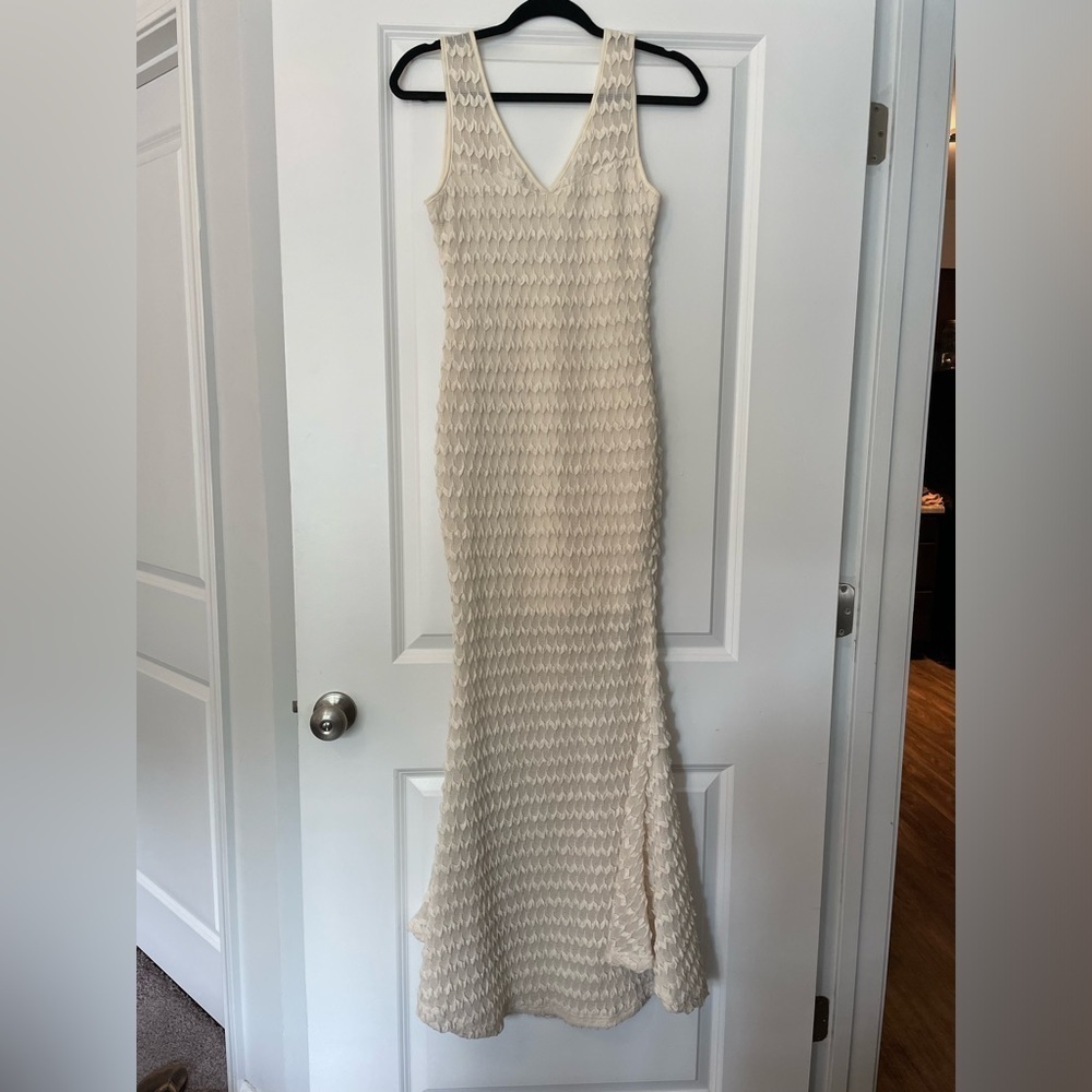 Women’s Mermaid Style Dress Size: Small
